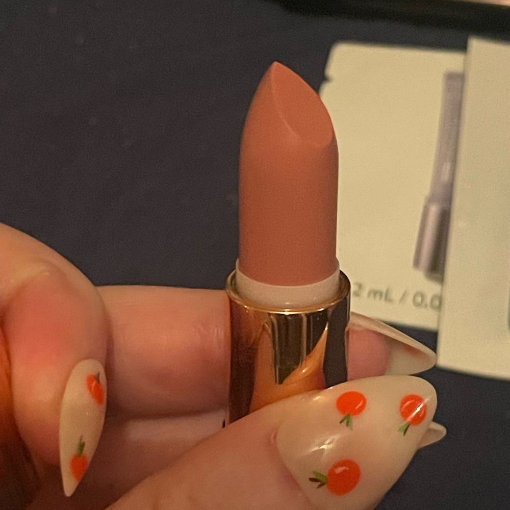 Lot with Charlotte Tilbury - Picture 5 of 5